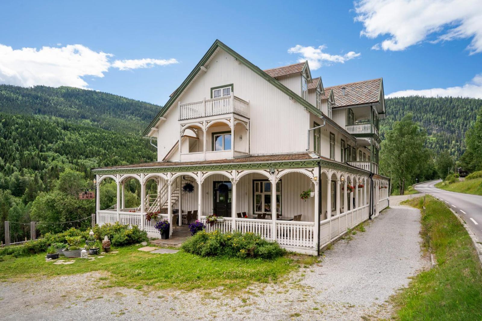 Heartbreak Hotel Nedre Heidal Exterior foto
