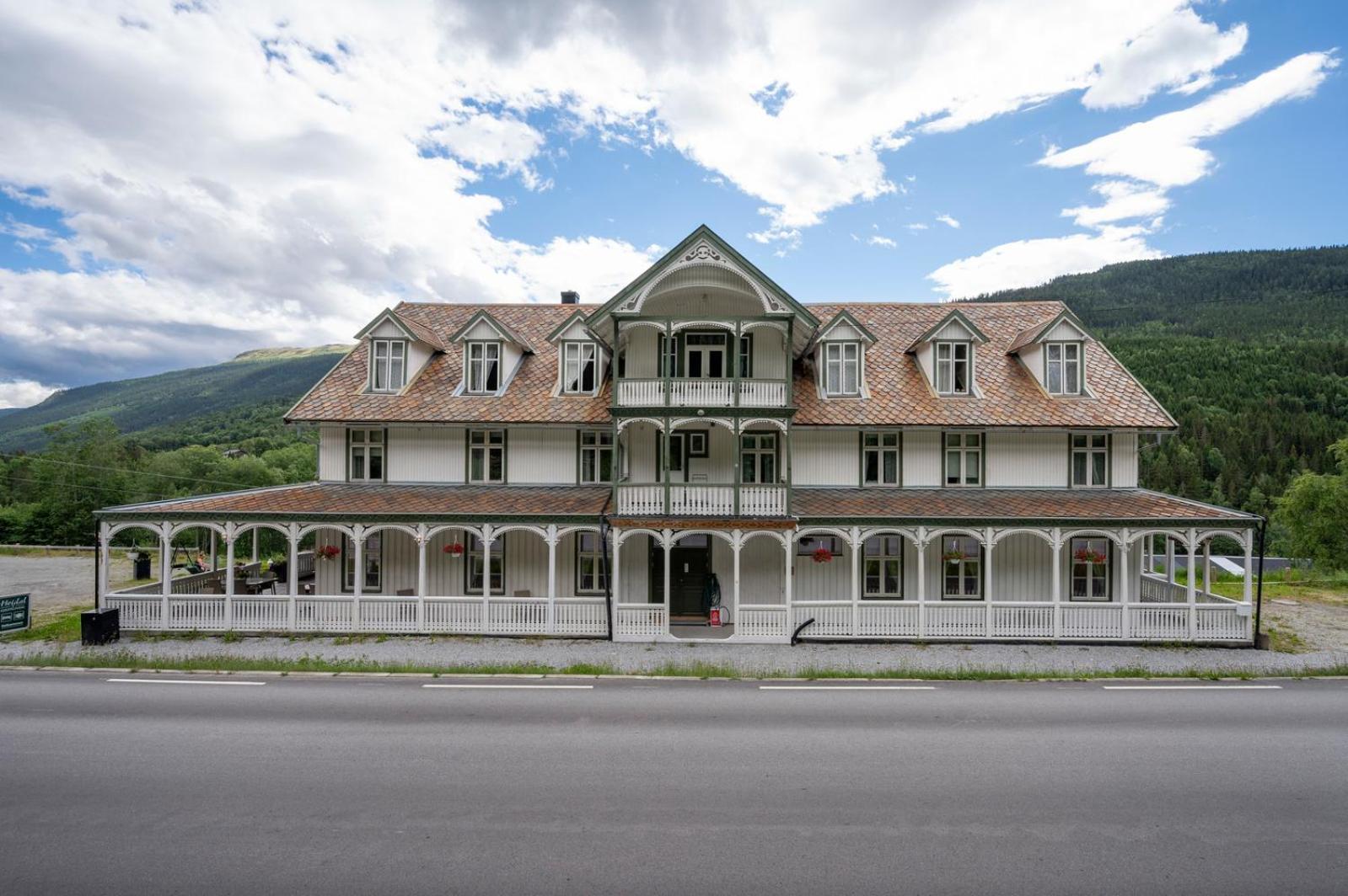 Heartbreak Hotel Nedre Heidal Exterior foto