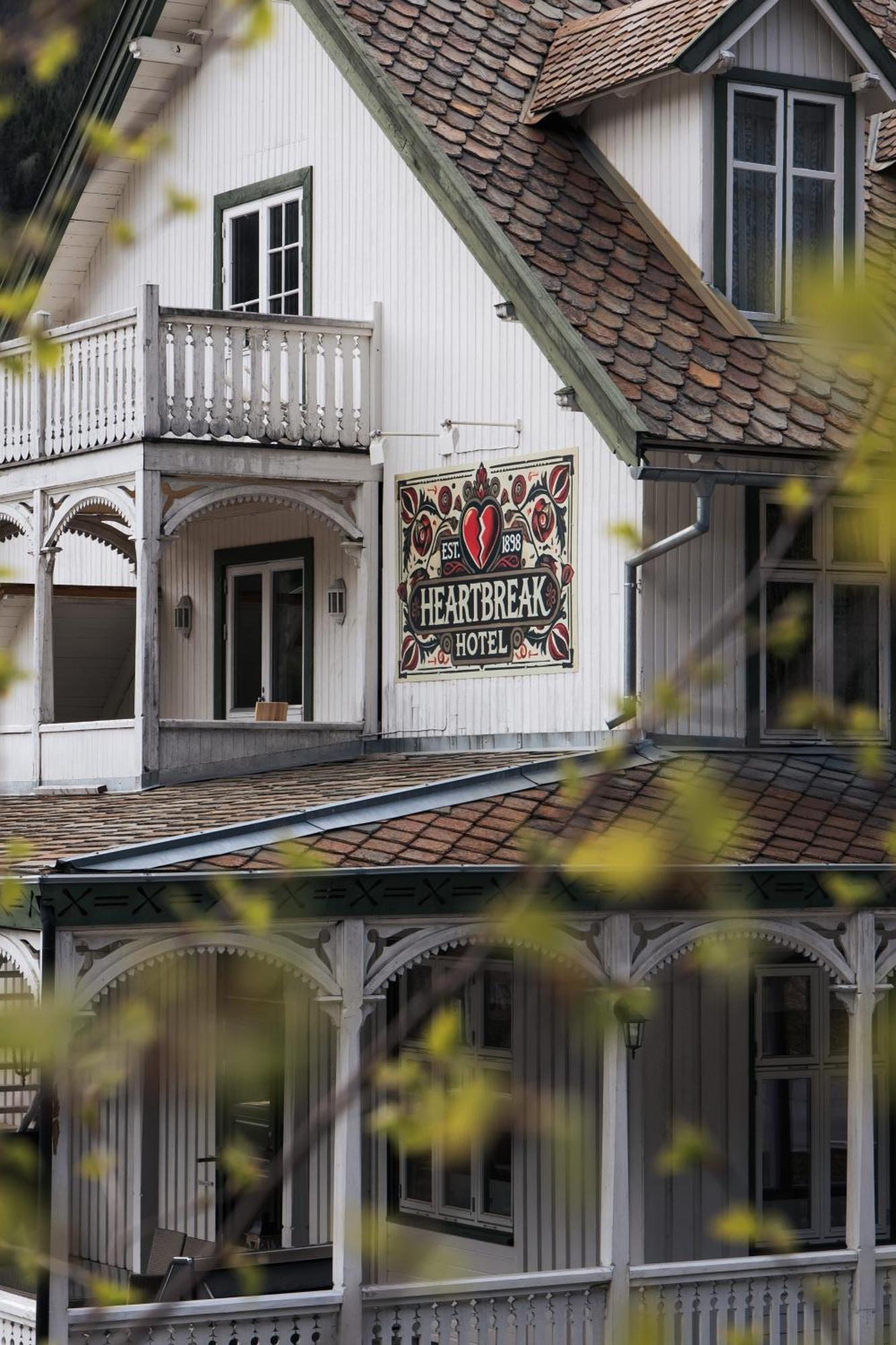 Heartbreak Hotel Nedre Heidal Exterior foto